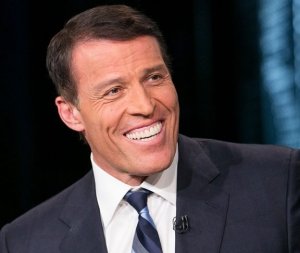 Tony Robbins and all his many teeth